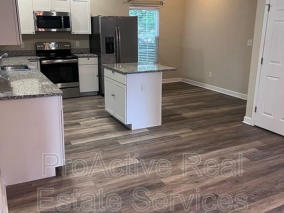 3rd image of 2103 Shell Rd