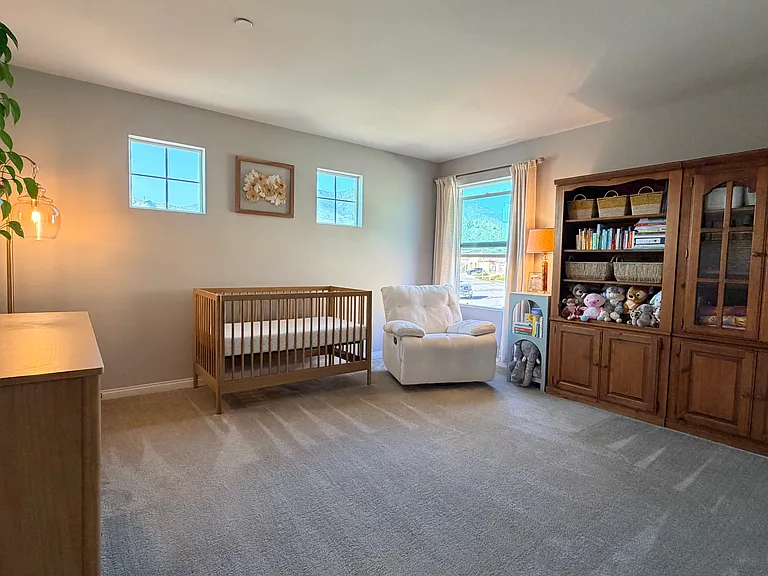 385 Eureka Dr — Photo 18