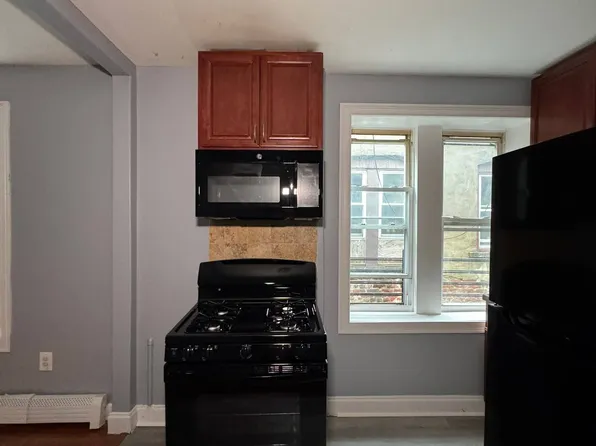 552 Avenue C image 2 of 10