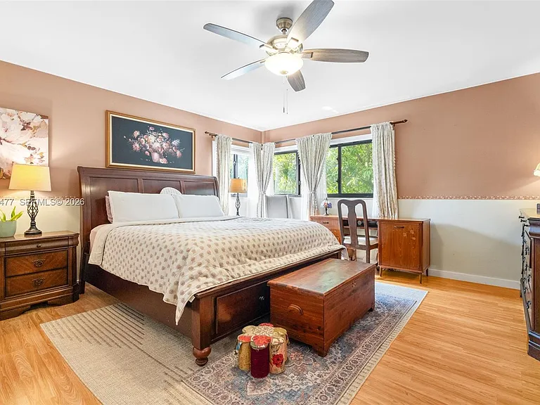 550 Westward Dr — Photo 16