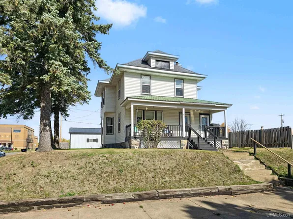 528 W Genesee St, Iron River, MI 49935