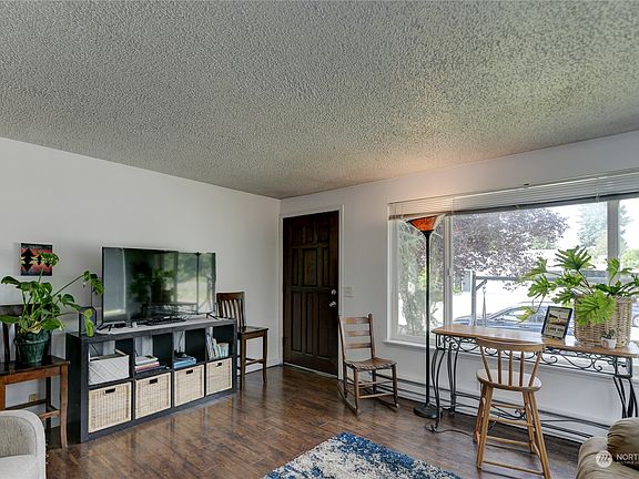 3rd image of 6448 6450 Elm Street SE