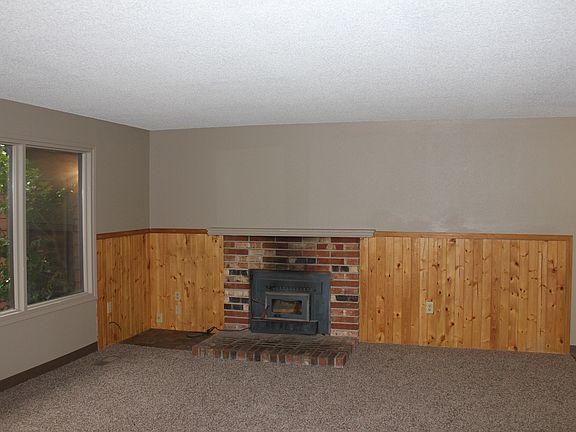 3rd image of 7713 182nd Ave E
