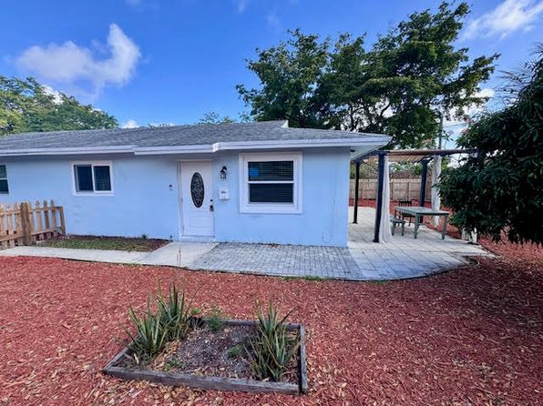 2213 NE 3rd Ave #2215