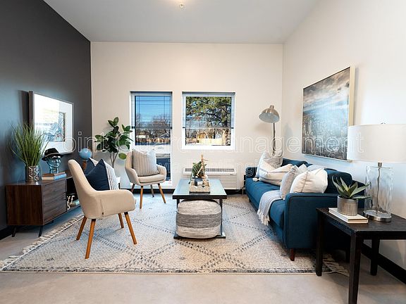 5th image of 1728 Fairmount St #112