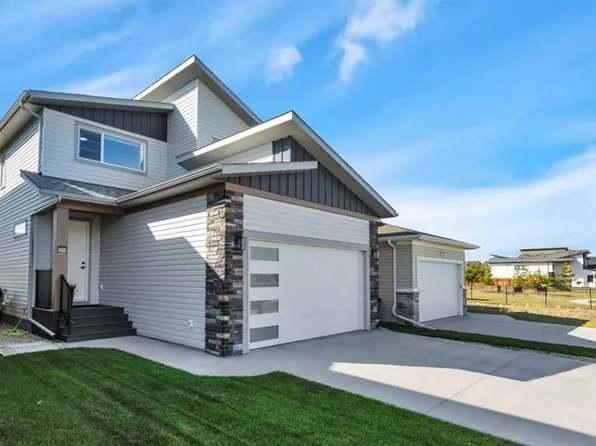 103 E Crestview Blvd, Sylvan Lake, AB T4S 0V8