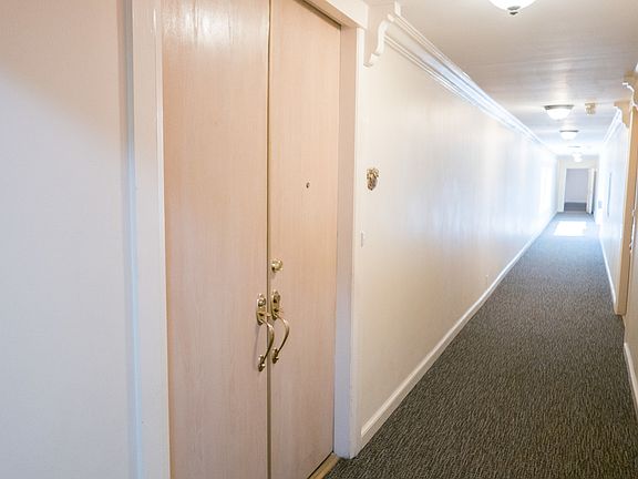 4th image of 10707 Camarillo St APT 301