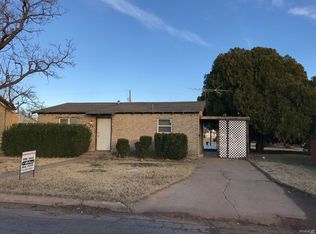 1308 Arlington St, Wellington, TX 79095