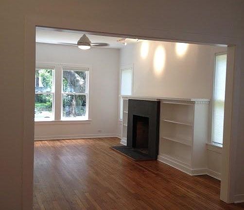 3rd image of 833 E Magnolia Ave