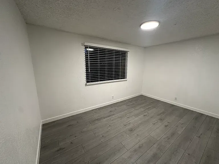 120 Stanford Dr #C — Photo 14