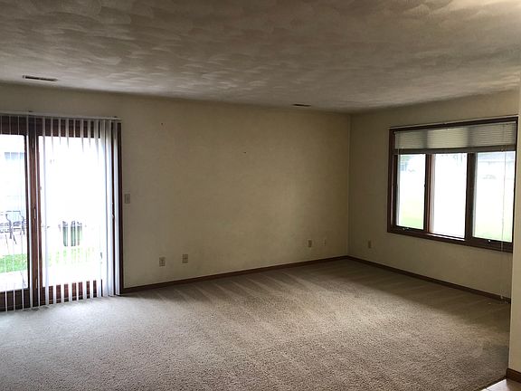 2nd image of 603 N Pekin Ln APT B