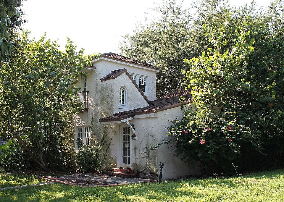 1st image of 2716 Laurel Dr