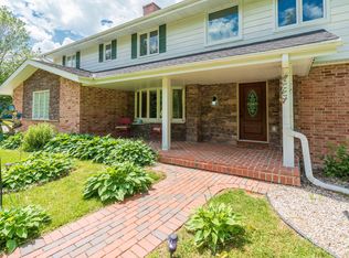 13215 N Hawthorne Ct, Mequon, WI 53097