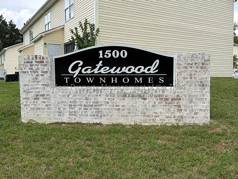 1500 Gatewood Ave #122 — Photo 2