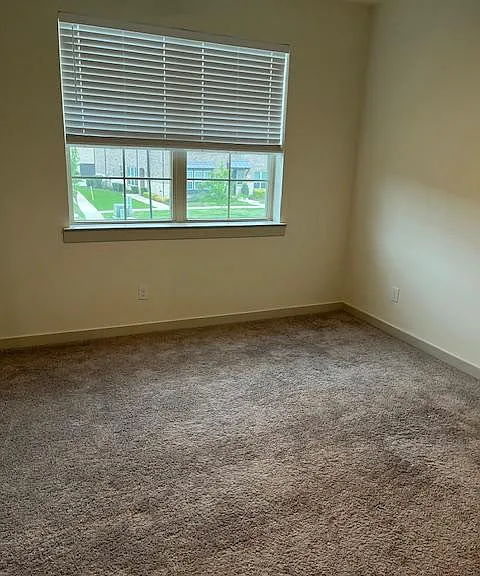2736 Shelby Dr — Photo 7