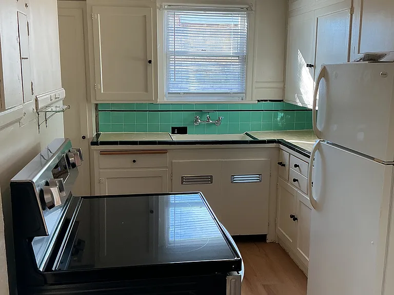 256 Burwell St #301 — Photo 14