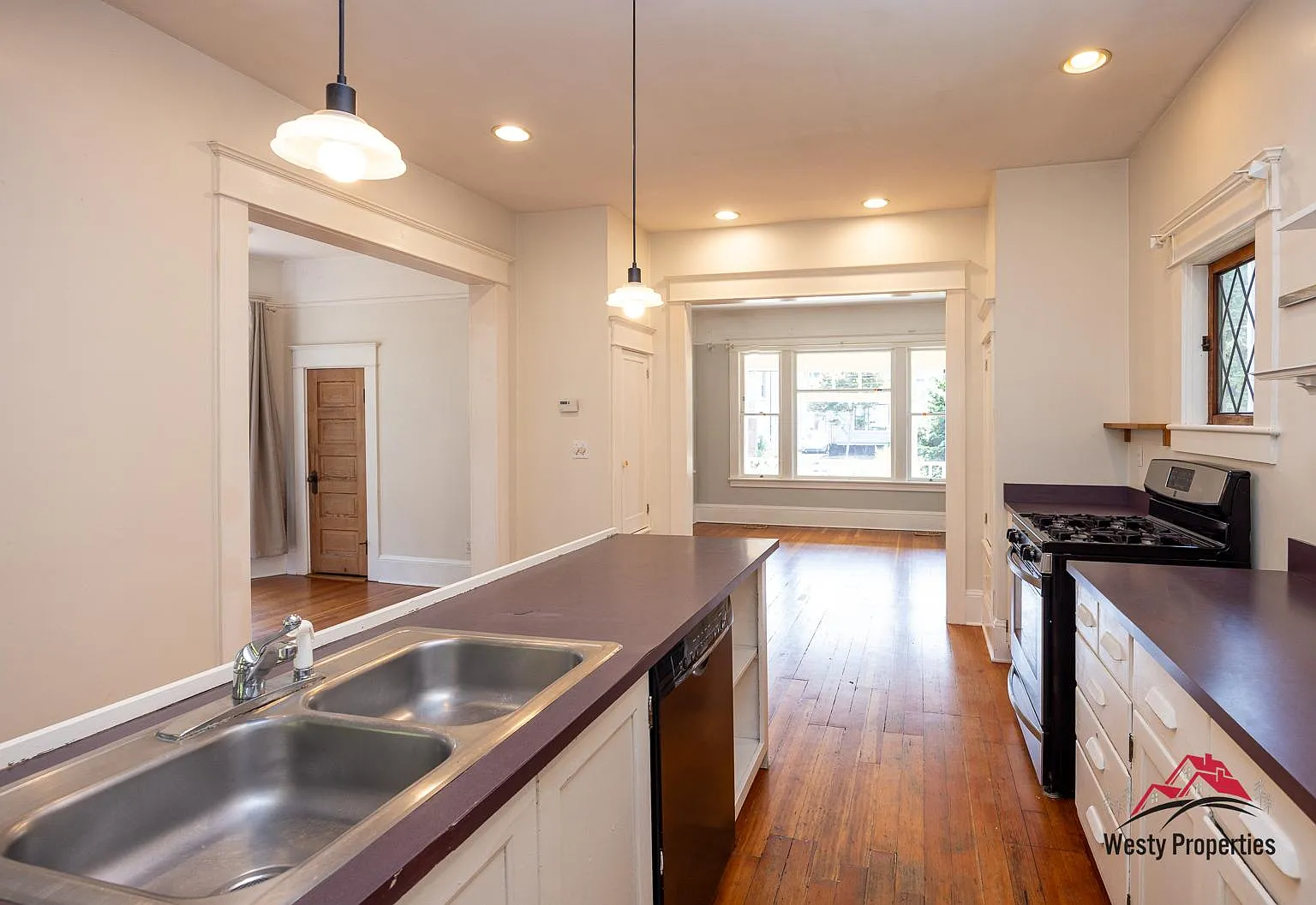 2445 SE Belmont St — Photo 3