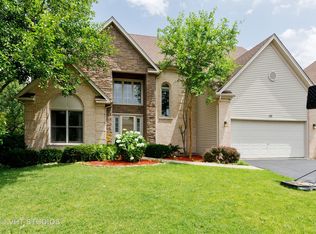 121 N Forestview Ln, Aurora, IL 60502