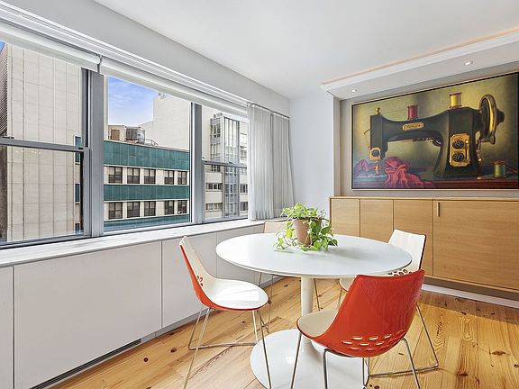 5th image of 10 W 15th St APT 928
