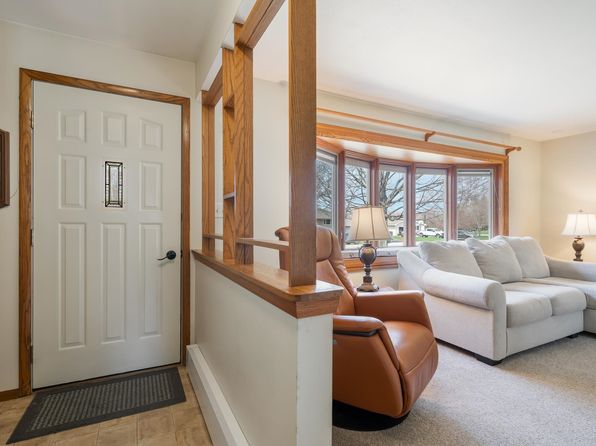 629 Harvard Dr, Neenah, WI 54956
