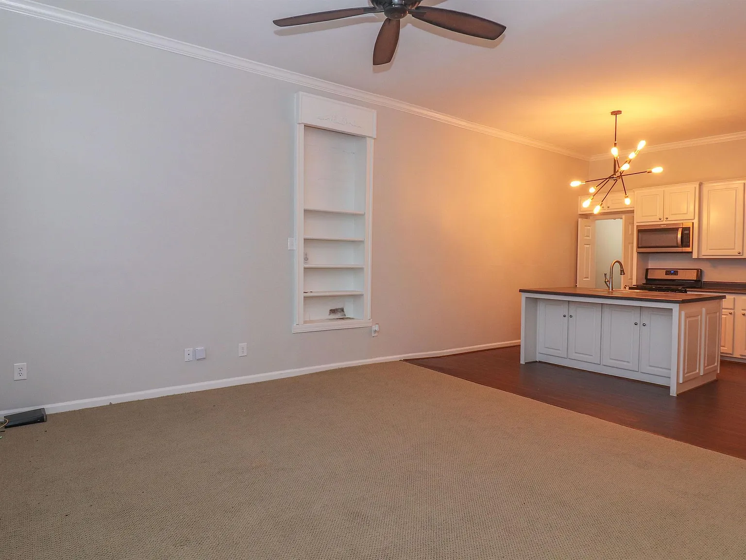 32 N Lafayette Ave - 1 — Photo 2