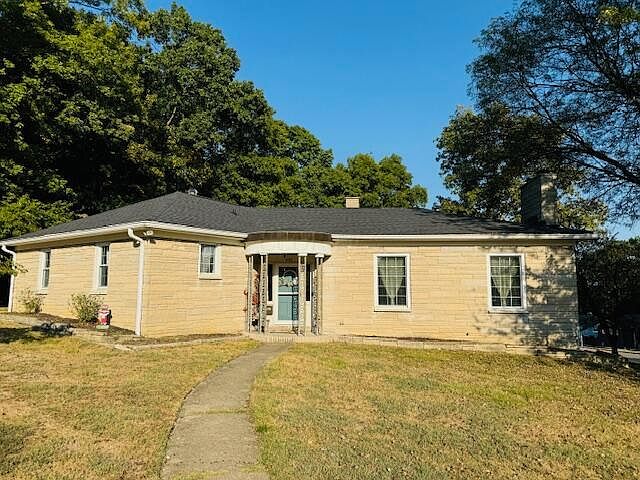 1st image of 410 Hilltop Dr