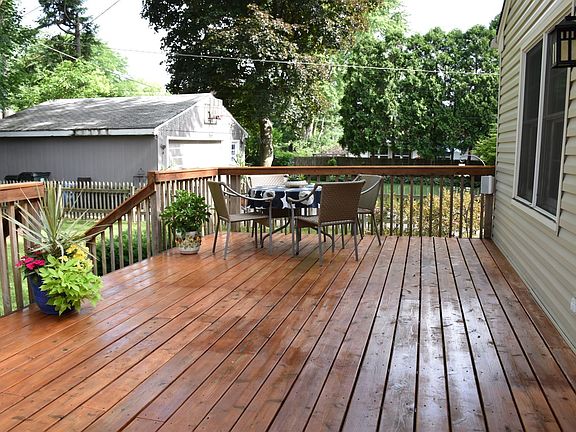 3rd image of 523 Garfield Ave