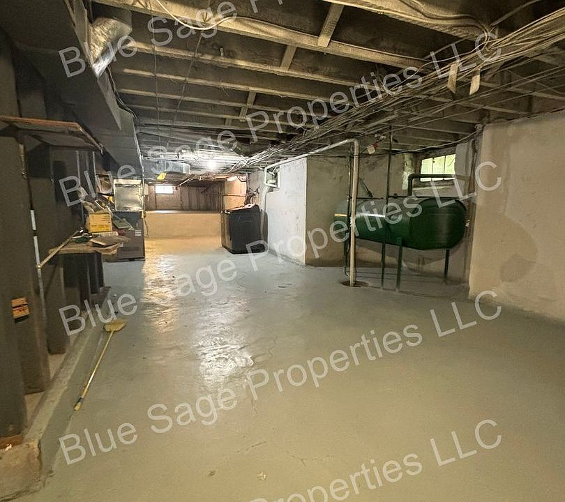 1st image of 26 Stratford Ave Floor 1