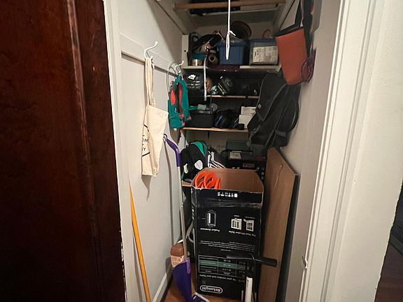 5th image of 4717 N Winchester Ave APT 1A