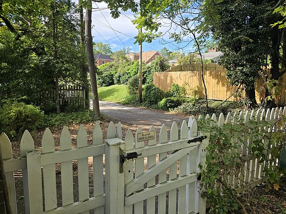 Even a white picket fence!