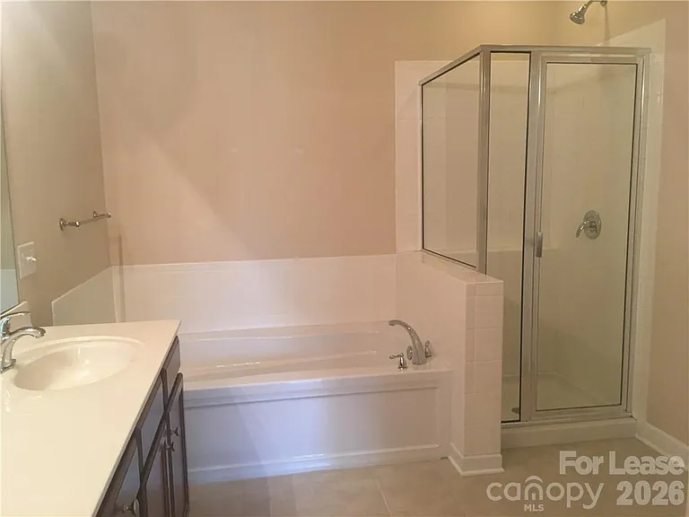 9916 Evergreen Terrace Dr — Photo 15