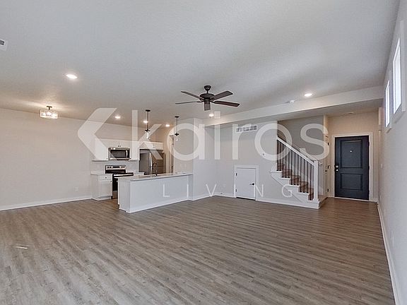2nd image of 6921 Holly Ct