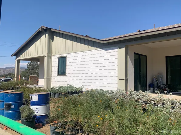 210 Pinon St #17, Tehachapi, CA 93561
