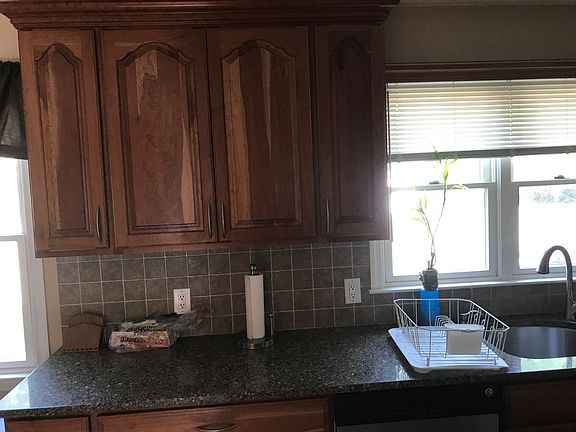5th image of 531 Pease Ln