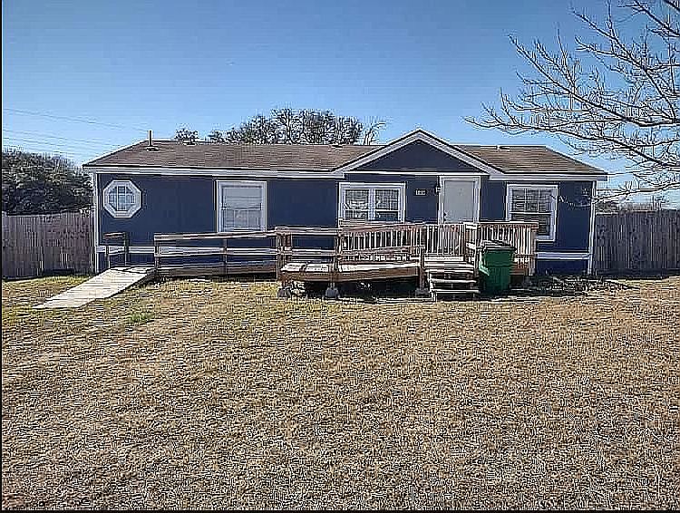 1st image of 136 Crooked Oak Dr