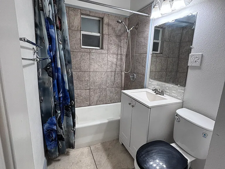 1567 Riverside Dr — Photo 7