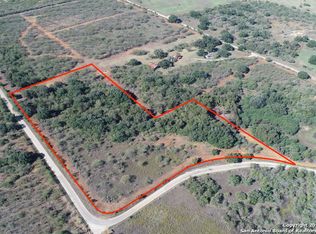 1141 County Road 102, Floresville, TX 78114