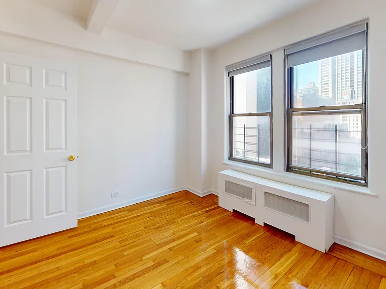 301 E 38th St #17E — Photo 10