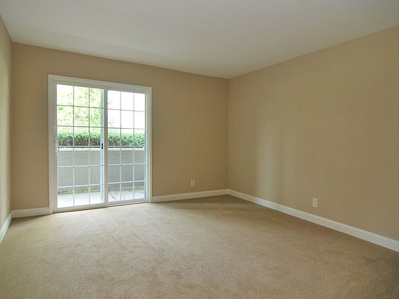 5th image of 440 Canyon Oaks Dr APT B