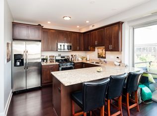 1342 W Randolph St APT 2A, Chicago, IL 60607