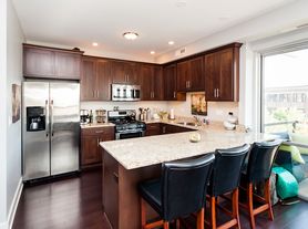 1342 W Randolph St
