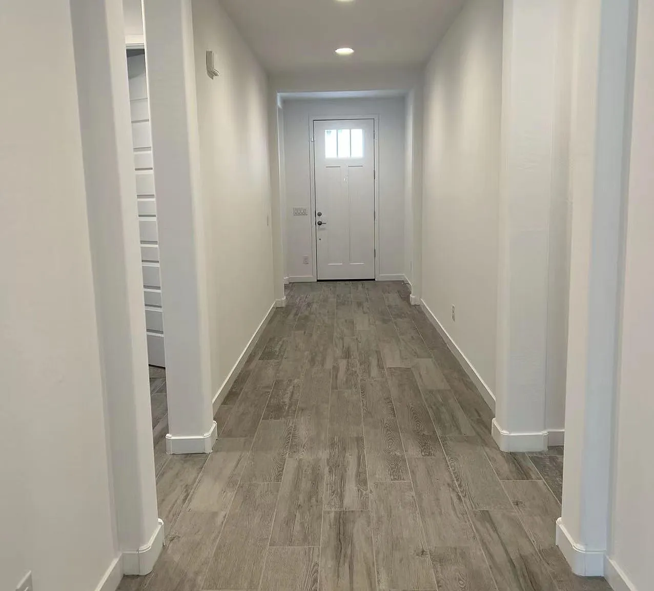 560 E Cactus Wren Dr — Photo 2