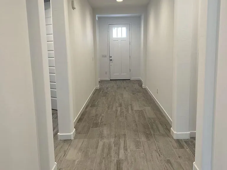 560 E Cactus Wren Dr — Photo 2
