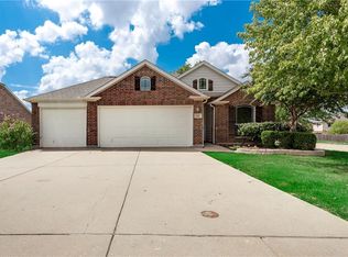 126 Bison Meadow Dr, Waxahachie, TX 75165