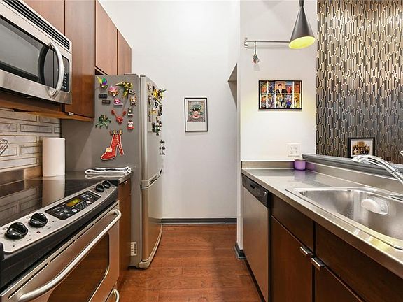 4th image of 330 Julia St APT 217