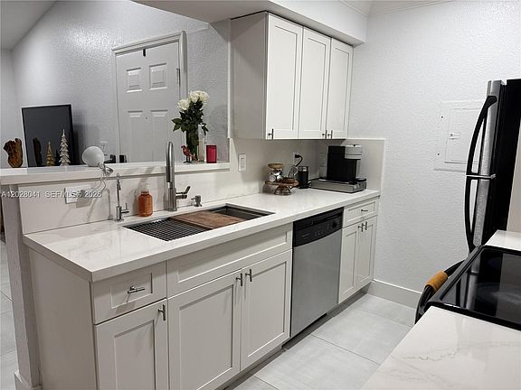 2nd image of 15570 SW 105th Ln APT 1710