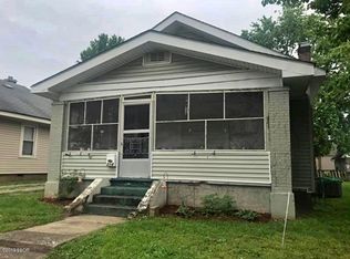 214 W 10th St, Metropolis, IL 62960