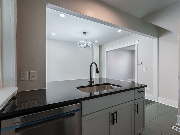 5th image of 563 S 34th St #569