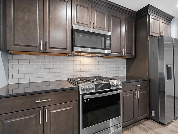 2nd image of 20 Oak St #3