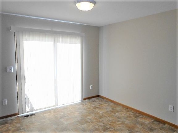 3rd image of 123 Andiron Dr